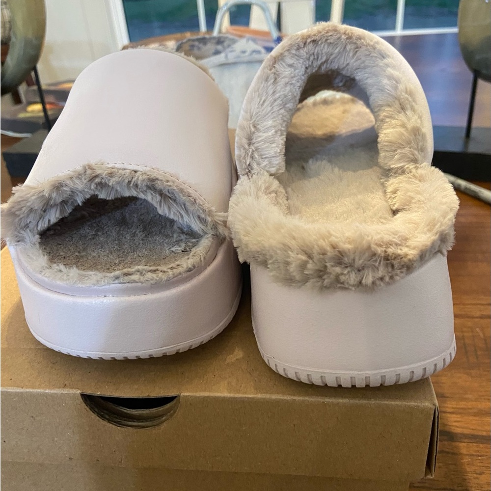 Nike clam Elevation Cozy Pink with tan  Fur-Lined Slides Women's SZ 8 - Picture 9 of 12